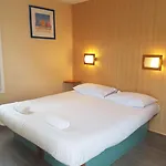 Fasthotel מלון